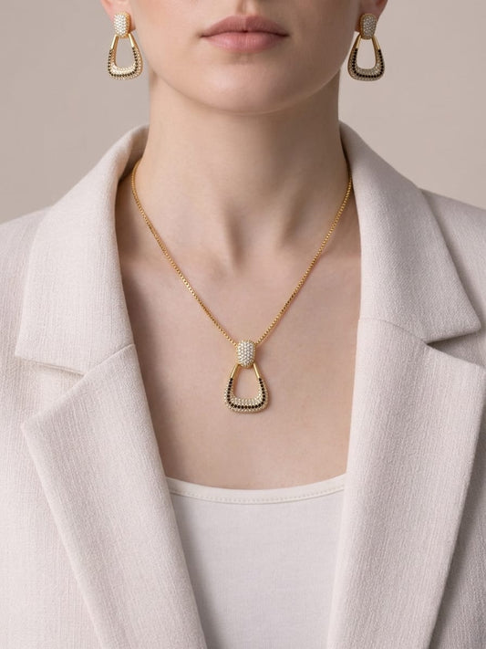 Elegant Tear Drop Pendant Necklace set
